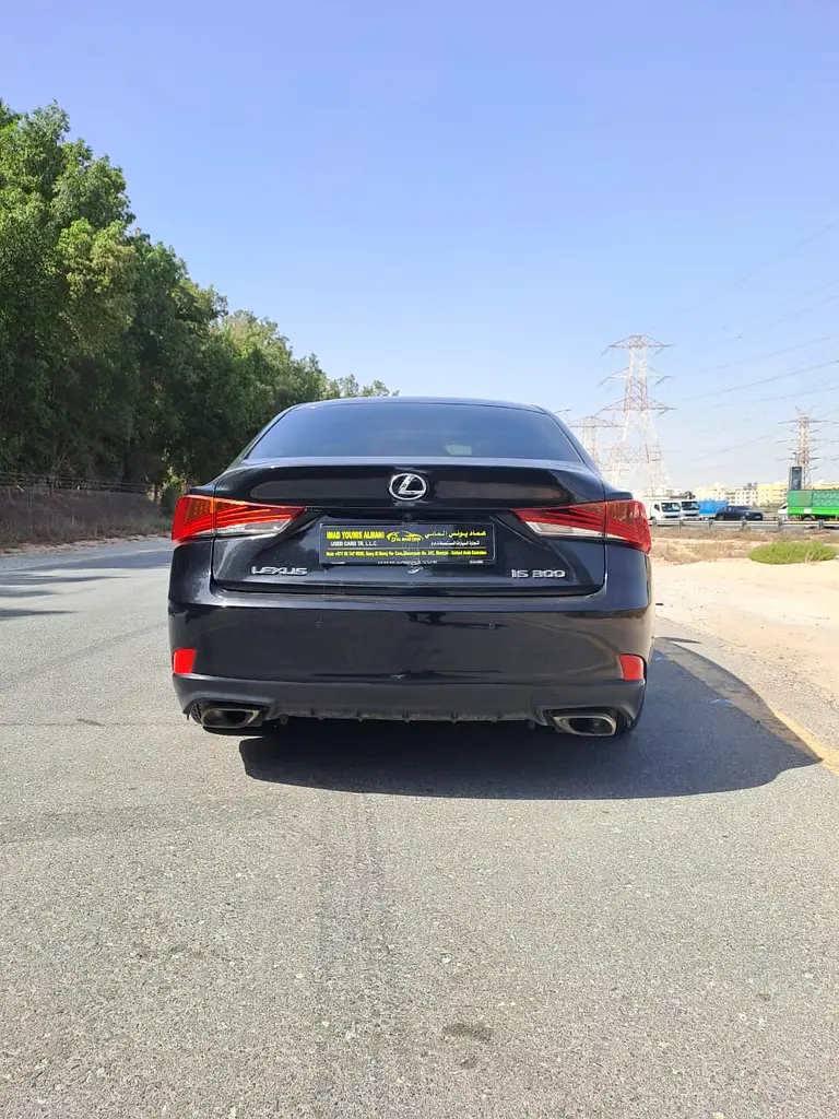 LEXUS IS300 2020 GCC V4 125000 KM ONLY VERY CLRAN CAR NO ACCIDENT - Image 4