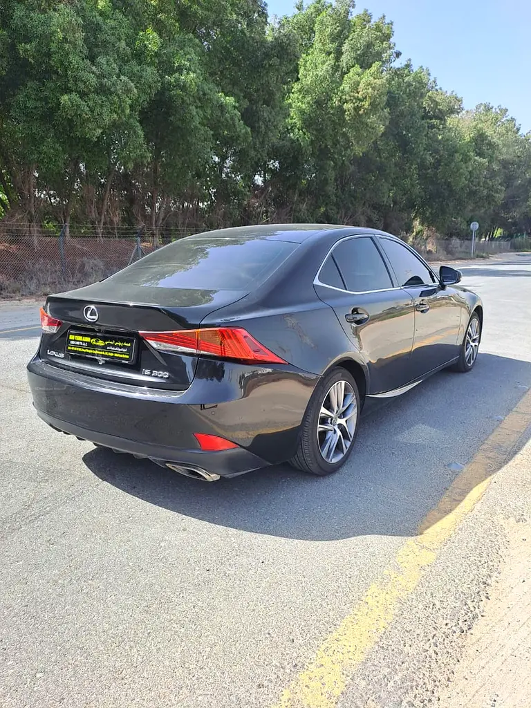 LEXUS IS300 2020 GCC V4 125000 KM ONLY VERY CLRAN CAR NO ACCIDENT - Image 6