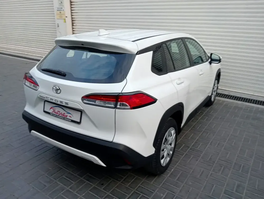 2023 Toyota Corolla Cross XLE - GCC Specs - Low Mileage - Image 4