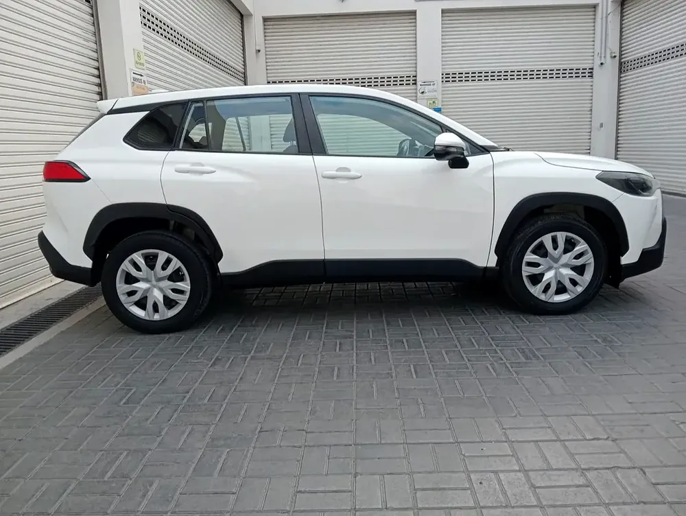 2023 Toyota Corolla Cross XLE - GCC Specs - Low Mileage - Image 8