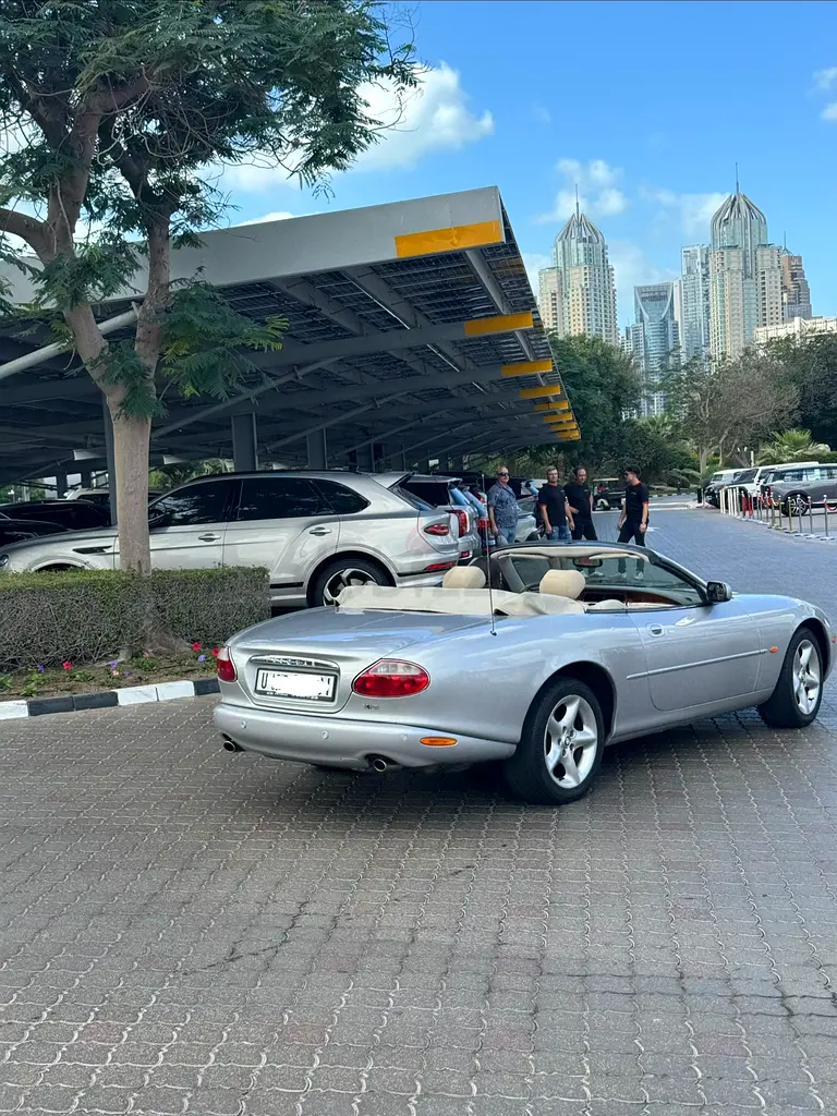 Jaguar XK8 2001 GCC specs Original Condition - Image 7