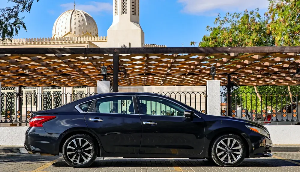 Nissan Altima SL 2018 - Top Option - Canadian Specs - Clean Title - Image 15