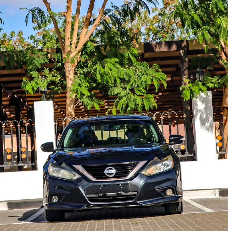Nissan Altima SL 2018 - Top Option - Canadian Specs - Clean Title - Image 5