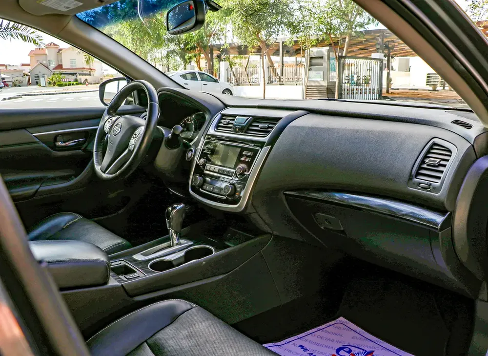 Nissan Altima SL 2018 - Top Option - Canadian Specs - Clean Title - Image 7