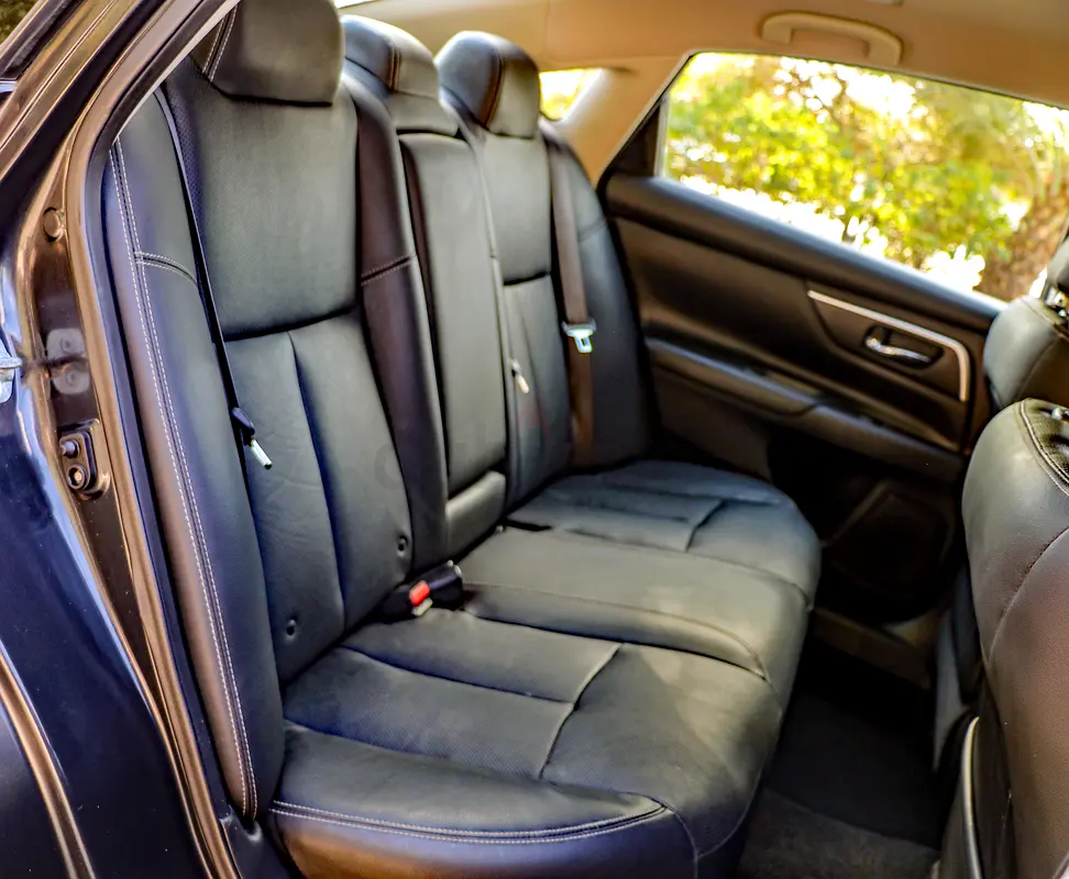 Nissan Altima SL 2018 - Top Option - Canadian Specs - Clean Title - Image 8