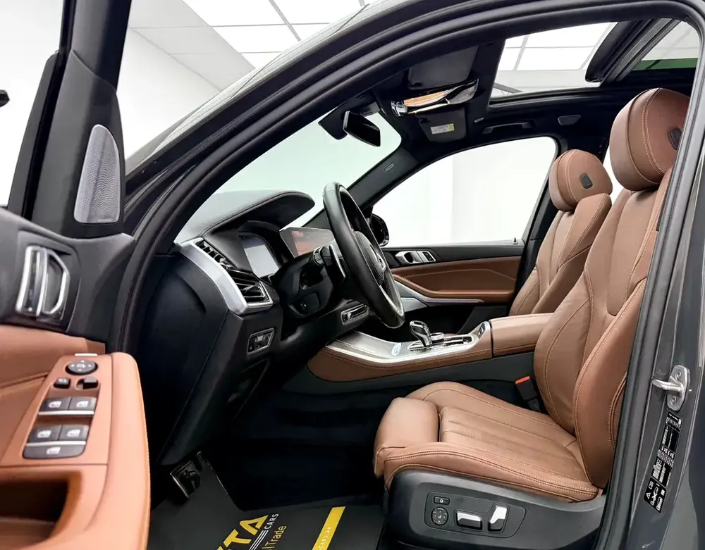 BMW X5 xDrive40i M Sport 2022 | GCC Specs | Pristine Condition - Image 8