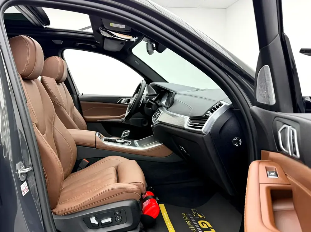 BMW X5 xDrive40i M Sport 2022 | GCC Specs | Pristine Condition - Image 9