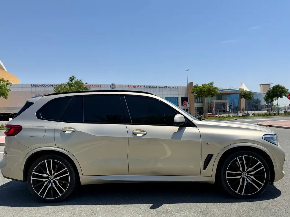 BMW X5 xDrive50i M Sport 2019 GCC Specs - Pristine Condition - Image 5