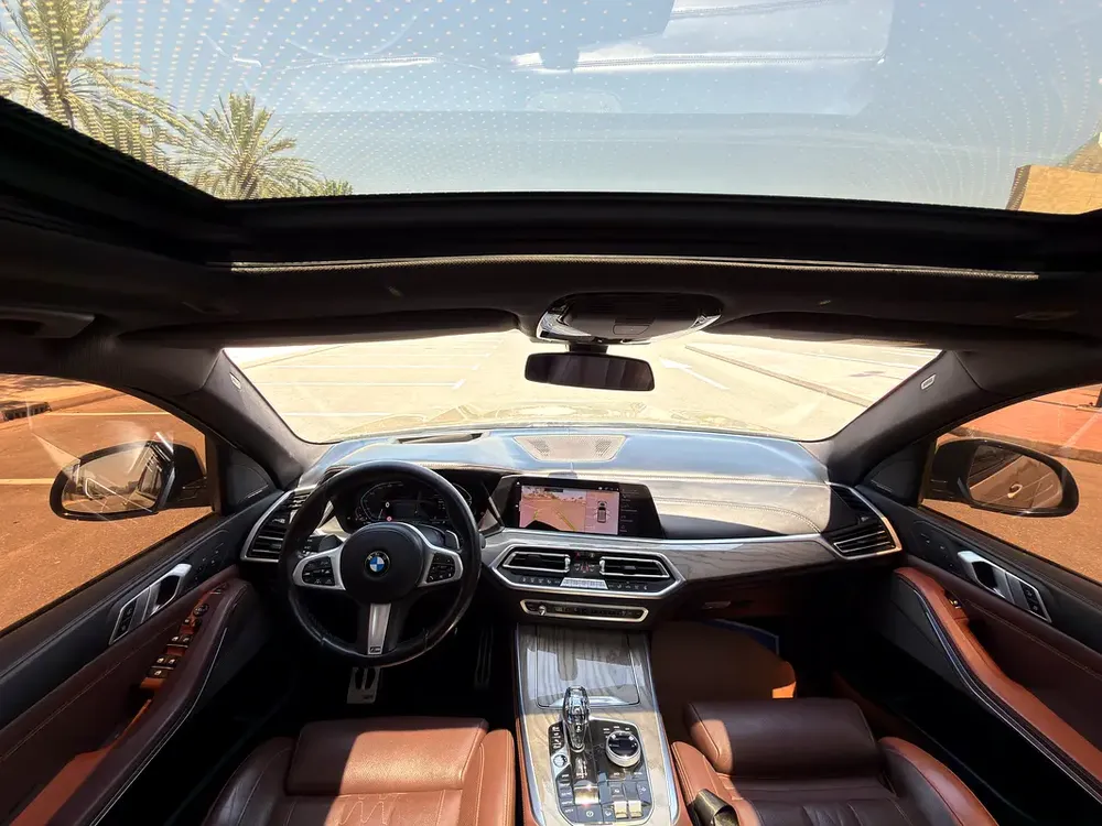 BMW X5 xDrive50i M Sport 2019 GCC Specs - Pristine Condition - Image 9