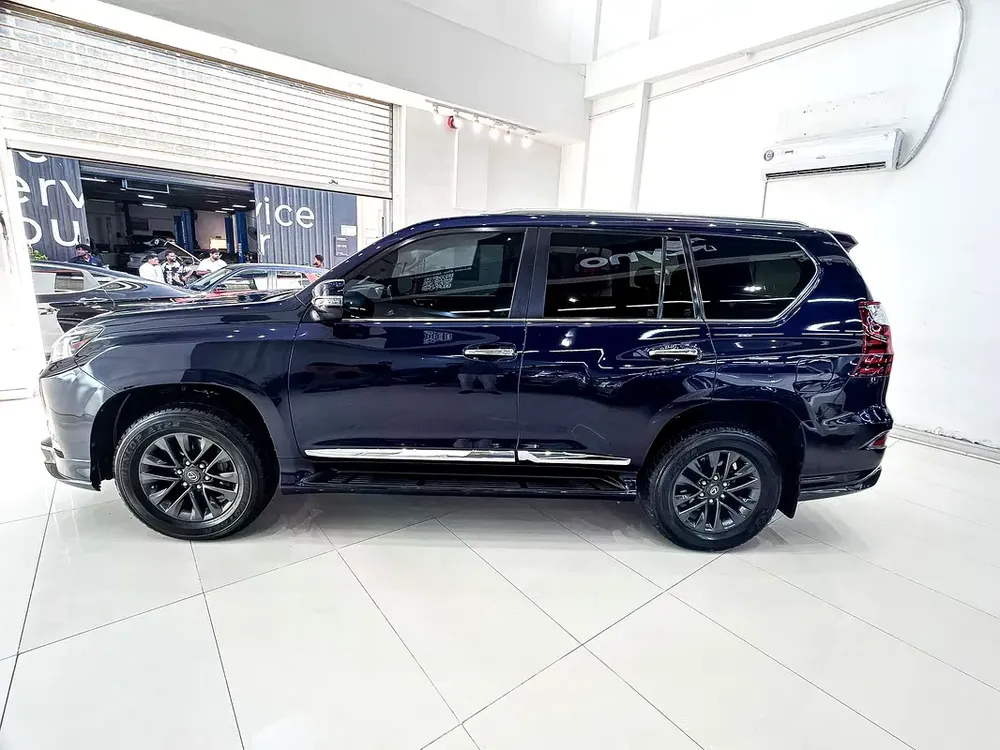 AED 2,300 // 20%DP // 2021 Lexus GX 460 Platinum 4.6L V8 - Image 6