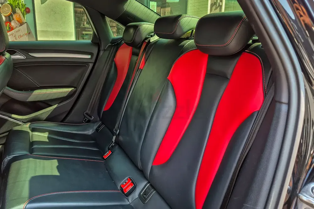 AED 1011/month | 2018 Audi S3/RS3 Standard | GCC Specs | Ref#301992 - Image 13
