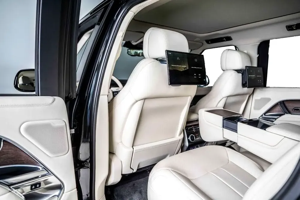 2023-RANGE ROVER VOGUE P530 AUTOBIOGRAPHY-WARRANTY TILL 25.1.2029 OR 150.000KM-FSH WITH AL TAYER - Image 13