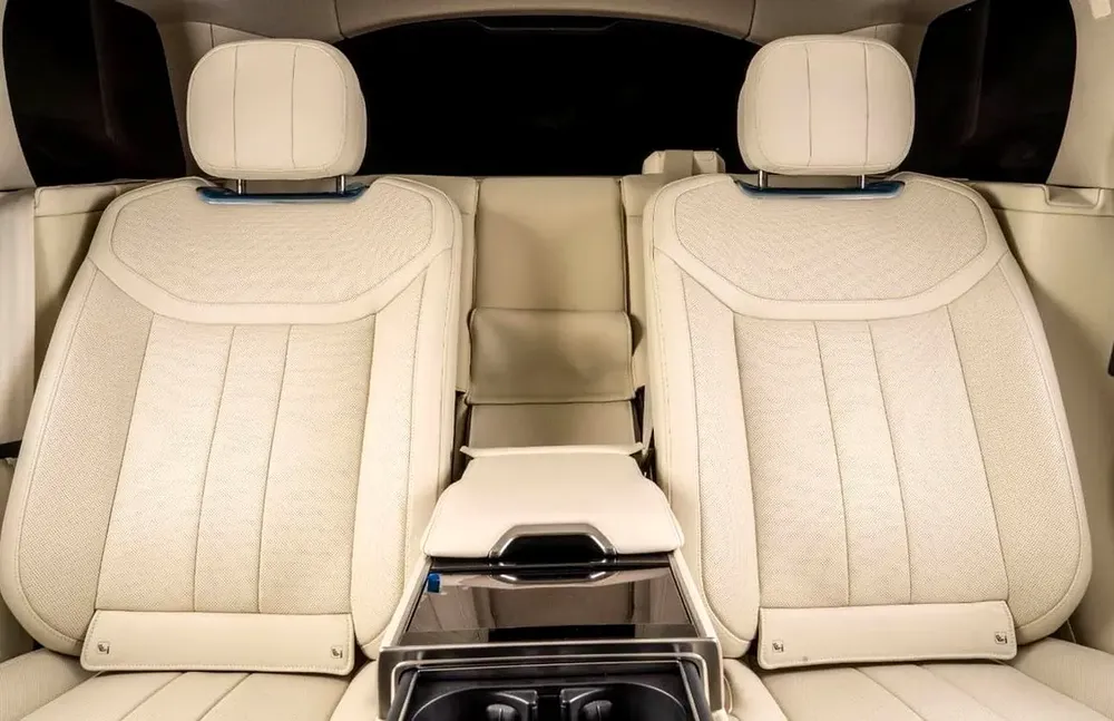 2023-RANGE ROVER VOGUE P530 AUTOBIOGRAPHY-WARRANTY TILL 25.1.2029 OR 150.000KM-FSH WITH AL TAYER - Image 17