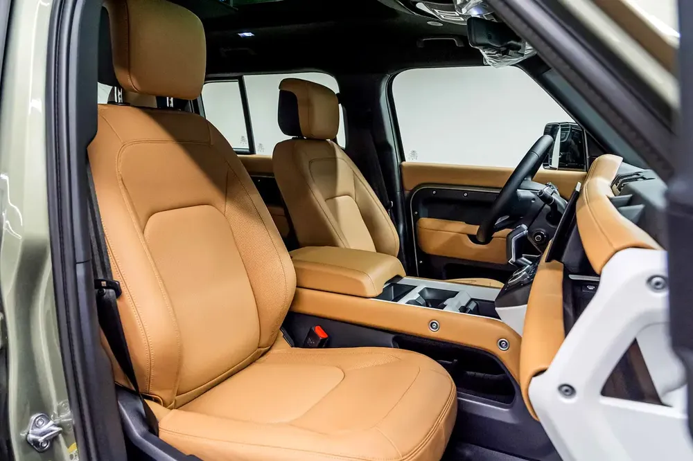 2025 Land Rover Defender - GCC Spec - Warranty and Lease to Own Available - Image 10