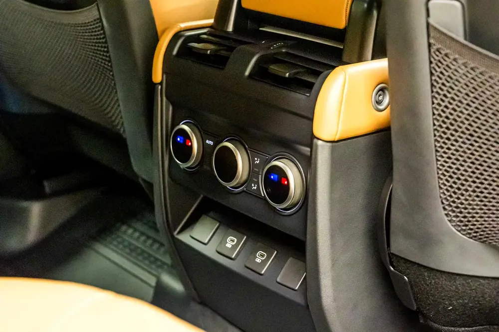 2025 Land Rover Defender - GCC Spec - Warranty and Lease to Own Available - Image 14