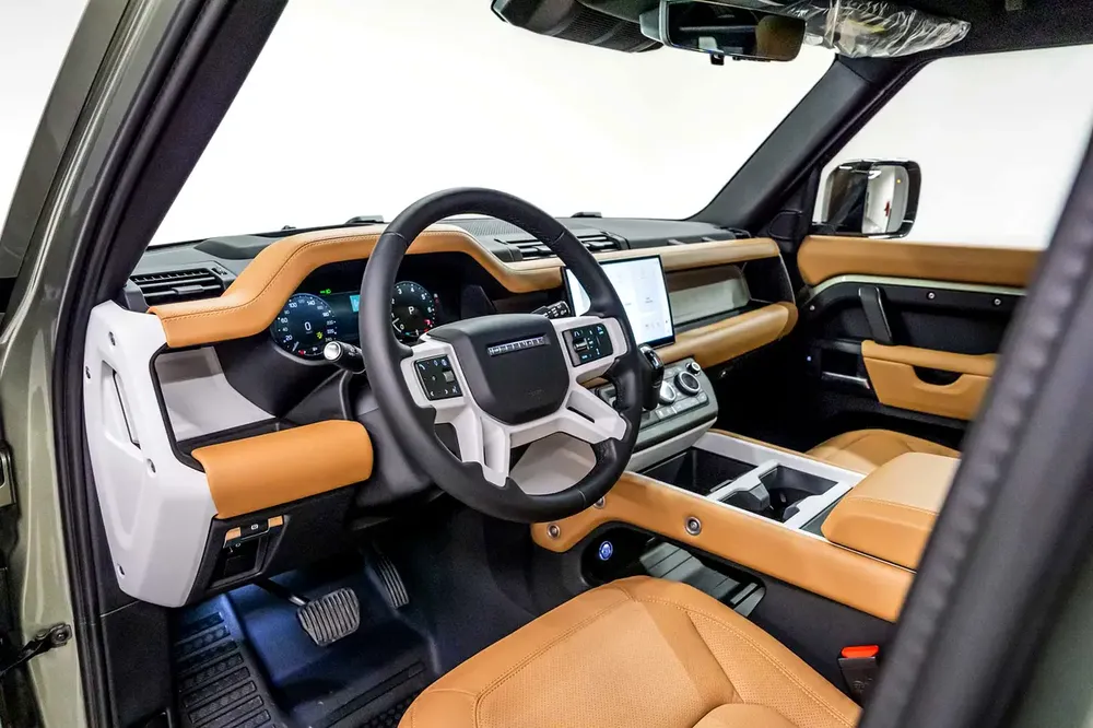 2025 Land Rover Defender - GCC Spec - Warranty and Lease to Own Available - Image 15