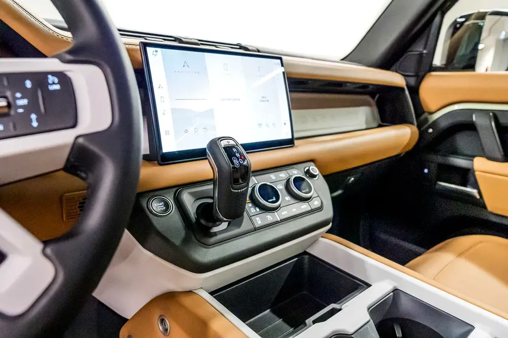 2025 Land Rover Defender - GCC Spec - Warranty and Lease to Own Available - Image 17