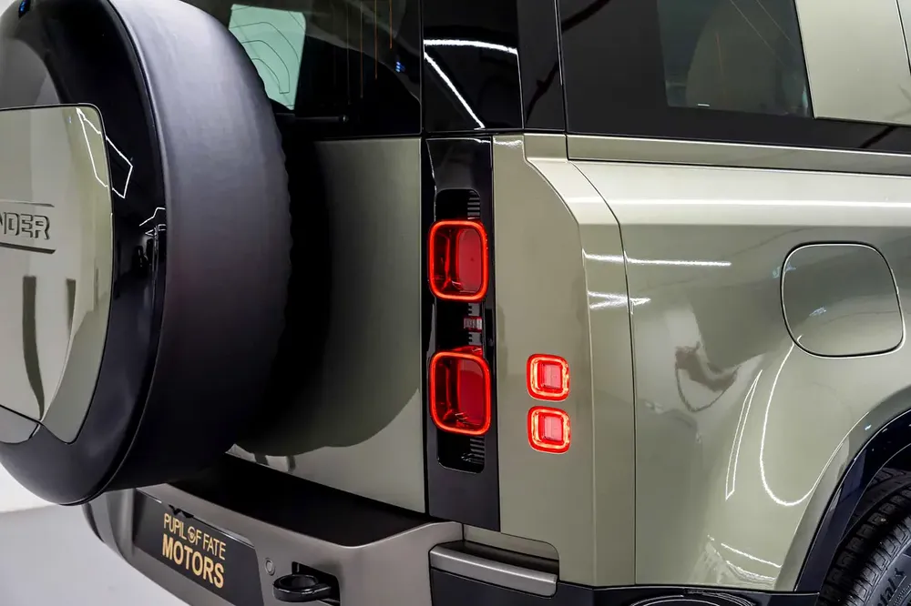 2025 Land Rover Defender - GCC Spec - Warranty and Lease to Own Available - Image 20