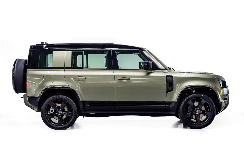 2025 Land Rover Defender - GCC Spec - Warranty and Lease to Own Available - Image 4