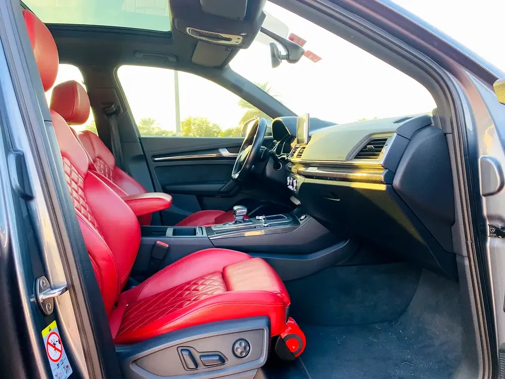 Pristine Audi SQ5 2018 | 3.0 TFSI quattro | GCC Specs | Low Mileage - Image 9