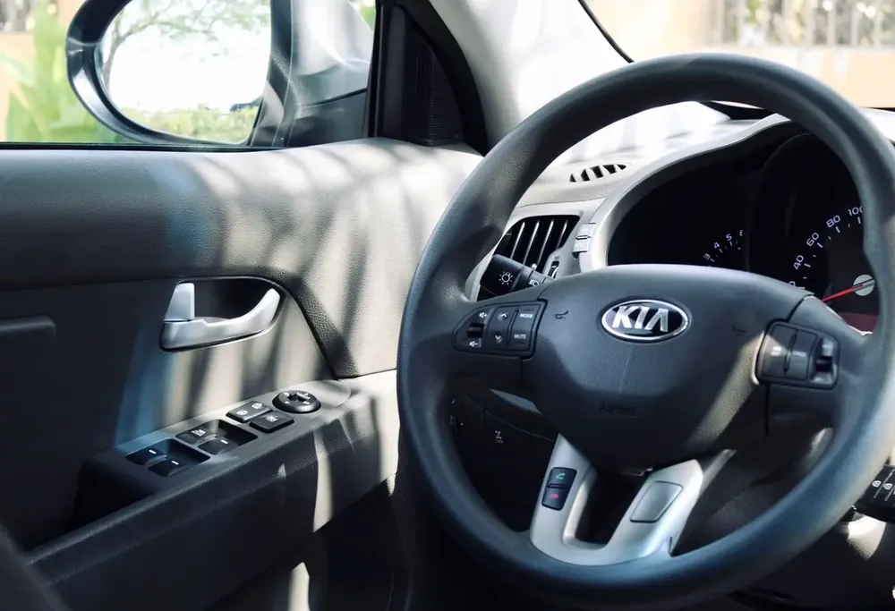 2014 Kia Sportage in excellent shape very low mileage - Image 15
