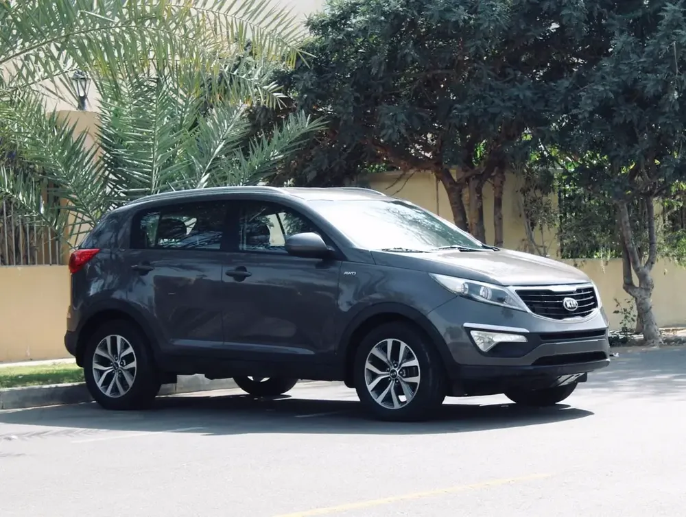 2014 Kia Sportage in excellent shape very low mileage - Image 4