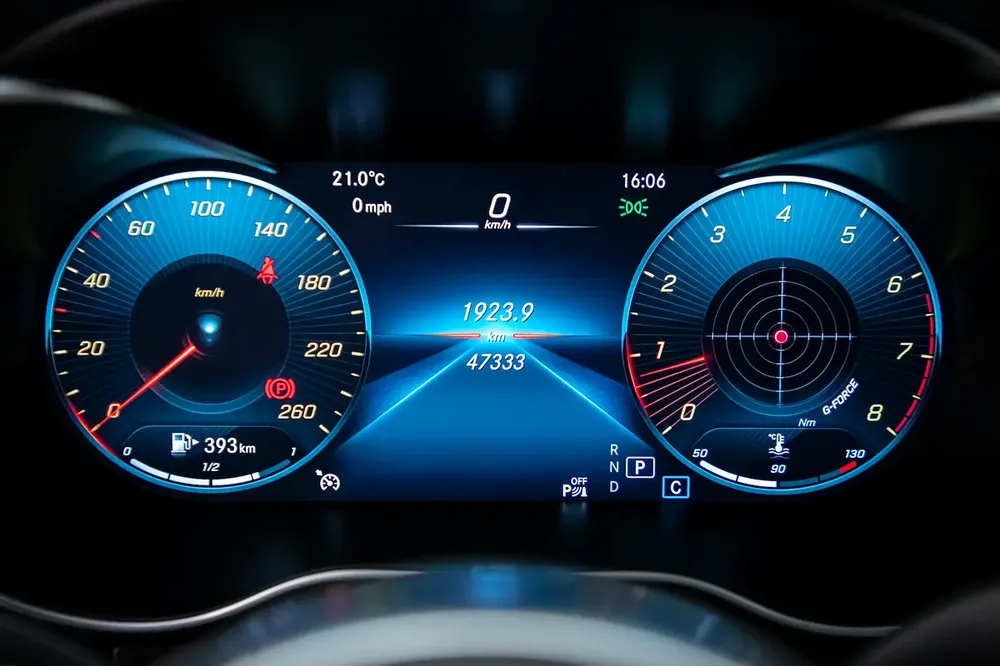 2020 MERCEDES BENZ GLC300 4MATIC | GCC | EXCELLENT CONDITION | - Image 10