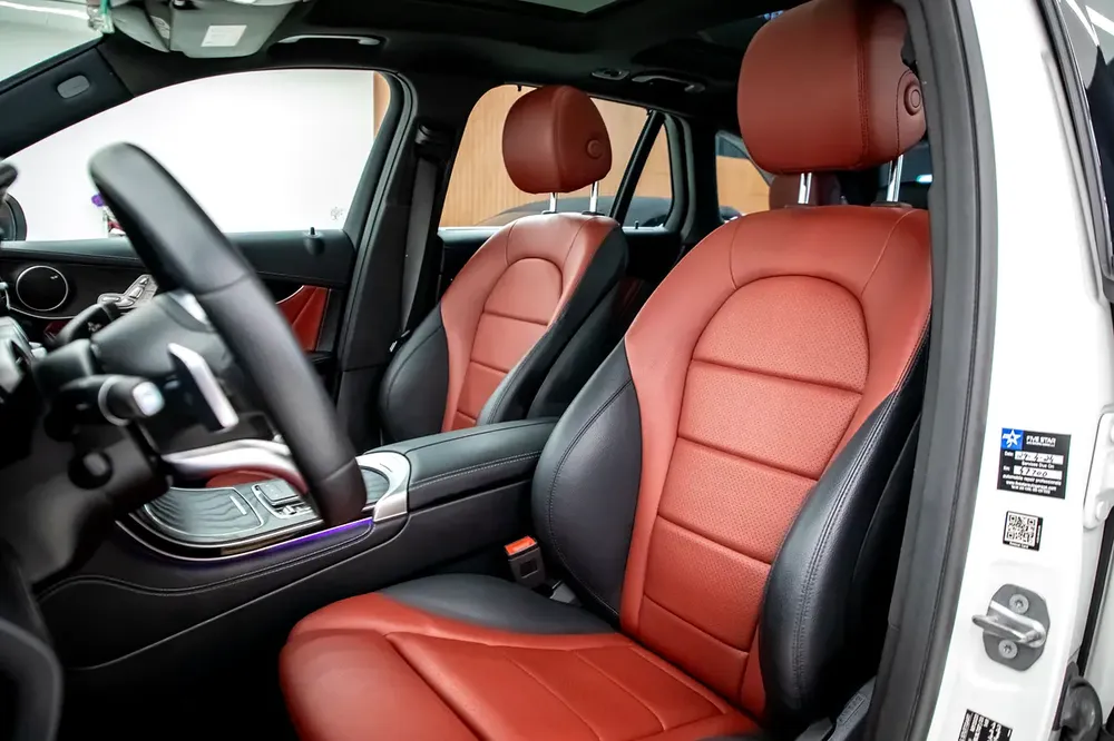 2020 MERCEDES BENZ GLC300 4MATIC | GCC | EXCELLENT CONDITION | - Image 12