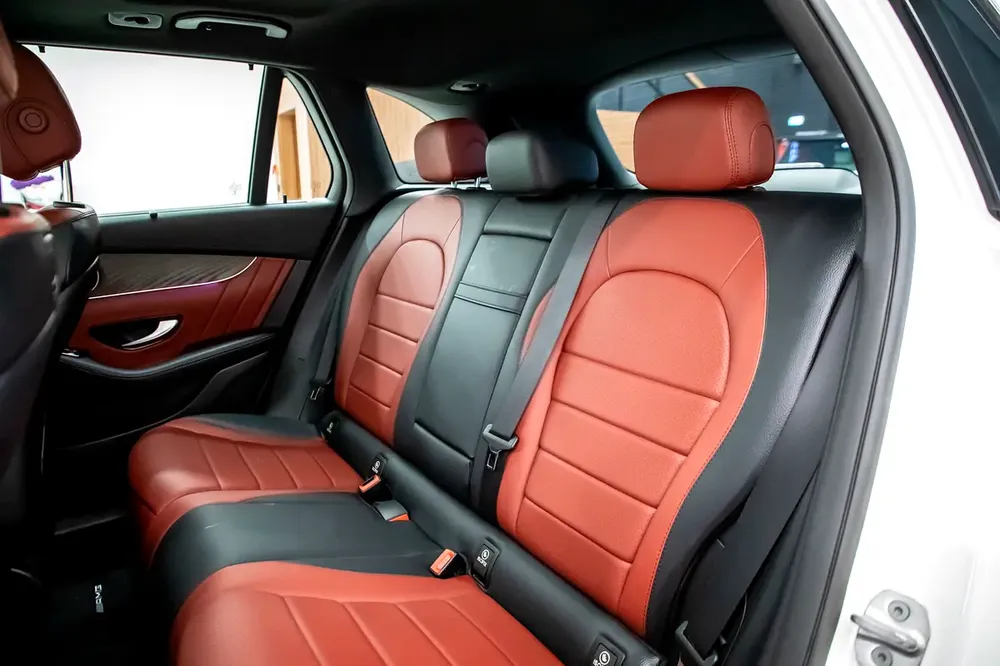 2020 MERCEDES BENZ GLC300 4MATIC | GCC | EXCELLENT CONDITION | - Image 14