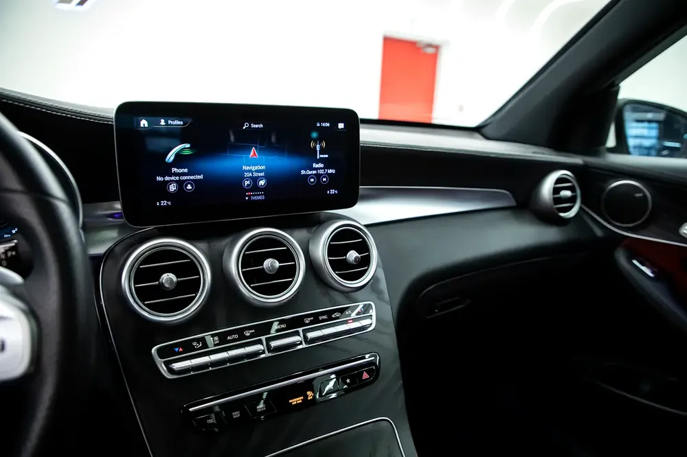 2020 MERCEDES BENZ GLC300 4MATIC | GCC | EXCELLENT CONDITION | - Image 9