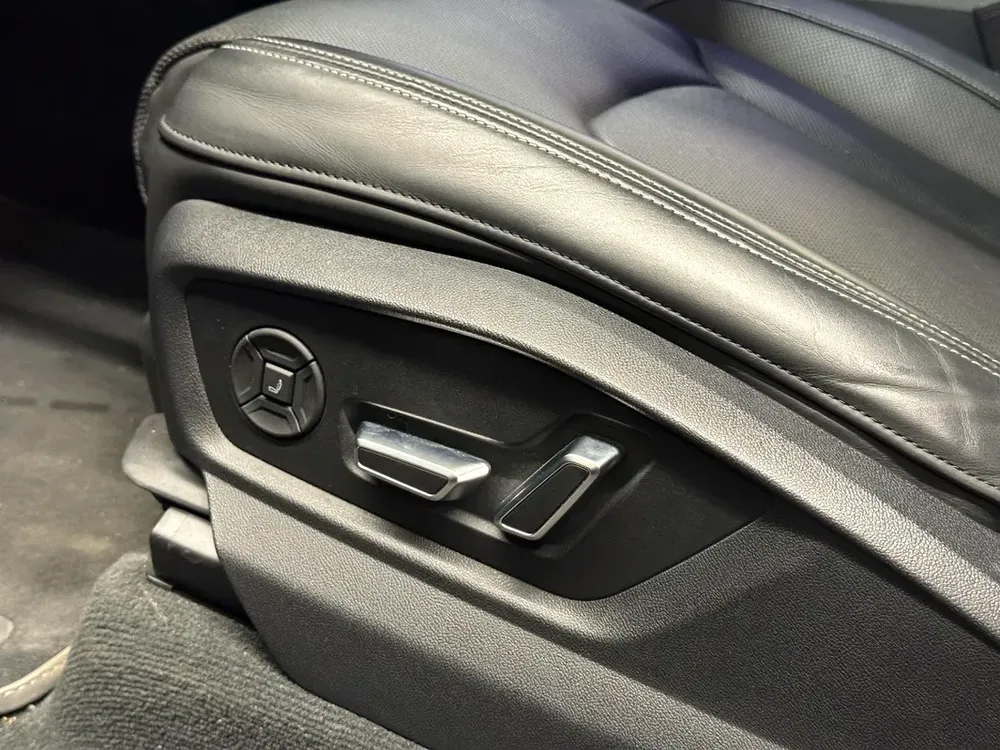 Q7 PROGRESS PLUS QUATTRO 55 TFSI | Warranty | Service - Image 15