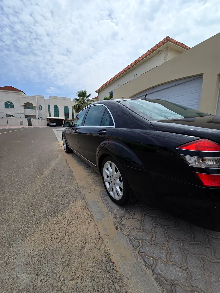 2008 Mercedes S350L | 1st Owner | Gargash  | GCC Specs | Low Mileage - Image 5