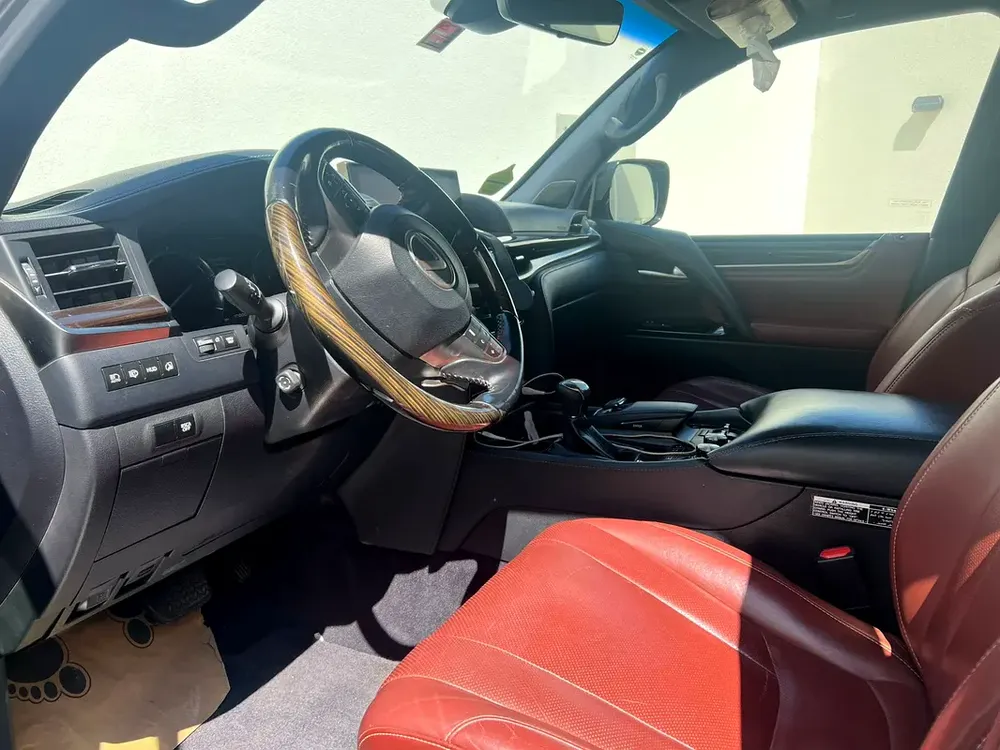 FOR SELL: 2018 Lexus LX 570 Platinum GCC – Luxury SUV in Excellent Condition - Image 4