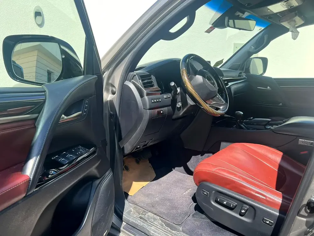 FOR SELL: 2018 Lexus LX 570 Platinum GCC – Luxury SUV in Excellent Condition - Image 6