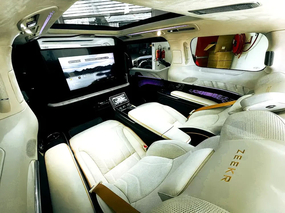 AED 5,200 // 20% DP // 2024 Zeekr 009 Grand Ultra Luxury 4-seater MPV Electric. - Image 11