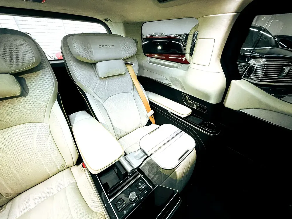 AED 5,200 // 20% DP // 2024 Zeekr 009 Grand Ultra Luxury 4-seater MPV Electric. - Image 16