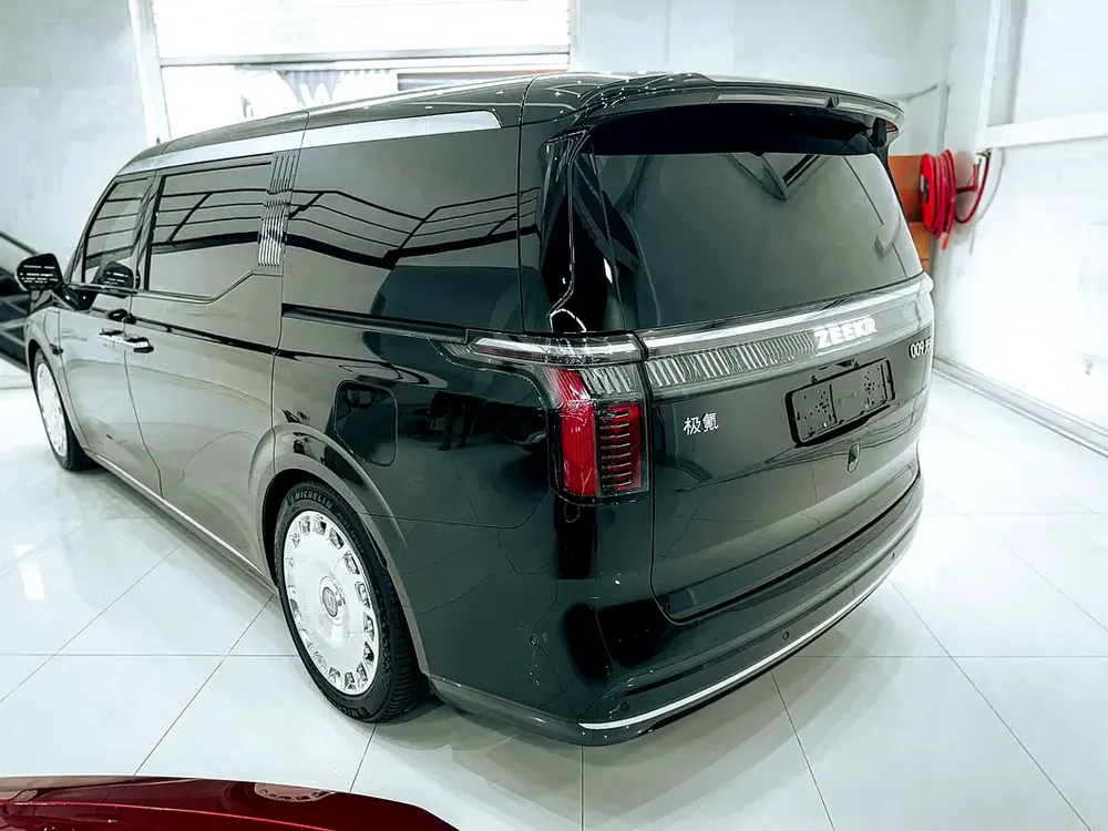 AED 5,200 // 20% DP // 2024 Zeekr 009 Grand Ultra Luxury 4-seater MPV Electric. - Image 8