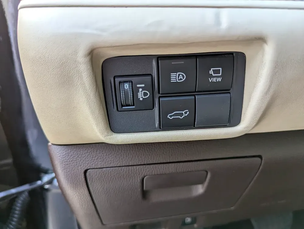 Toyota Highlander VXR Hybrid 2021 - GCC Specs - Pristine Condition - Image 10