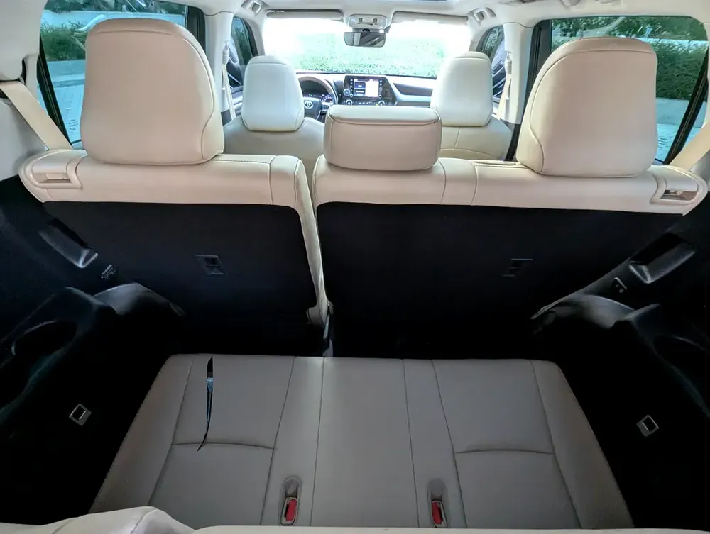 Toyota Highlander VXR Hybrid 2021 - GCC Specs - Pristine Condition - Image 12