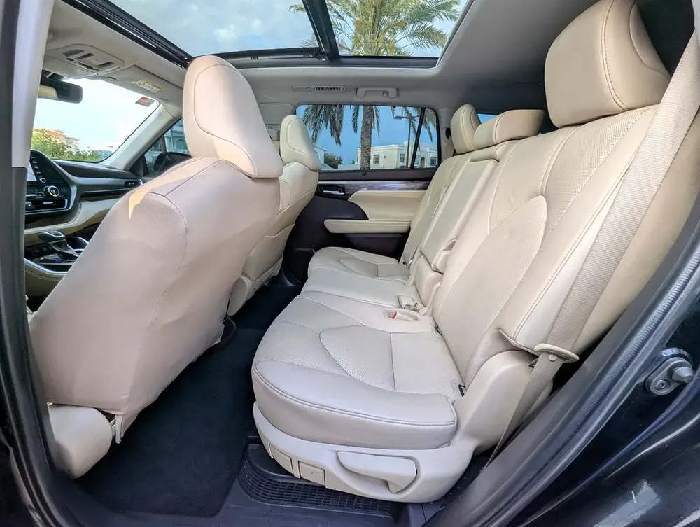 Toyota Highlander VXR Hybrid 2021 - GCC Specs - Pristine Condition - Image 6
