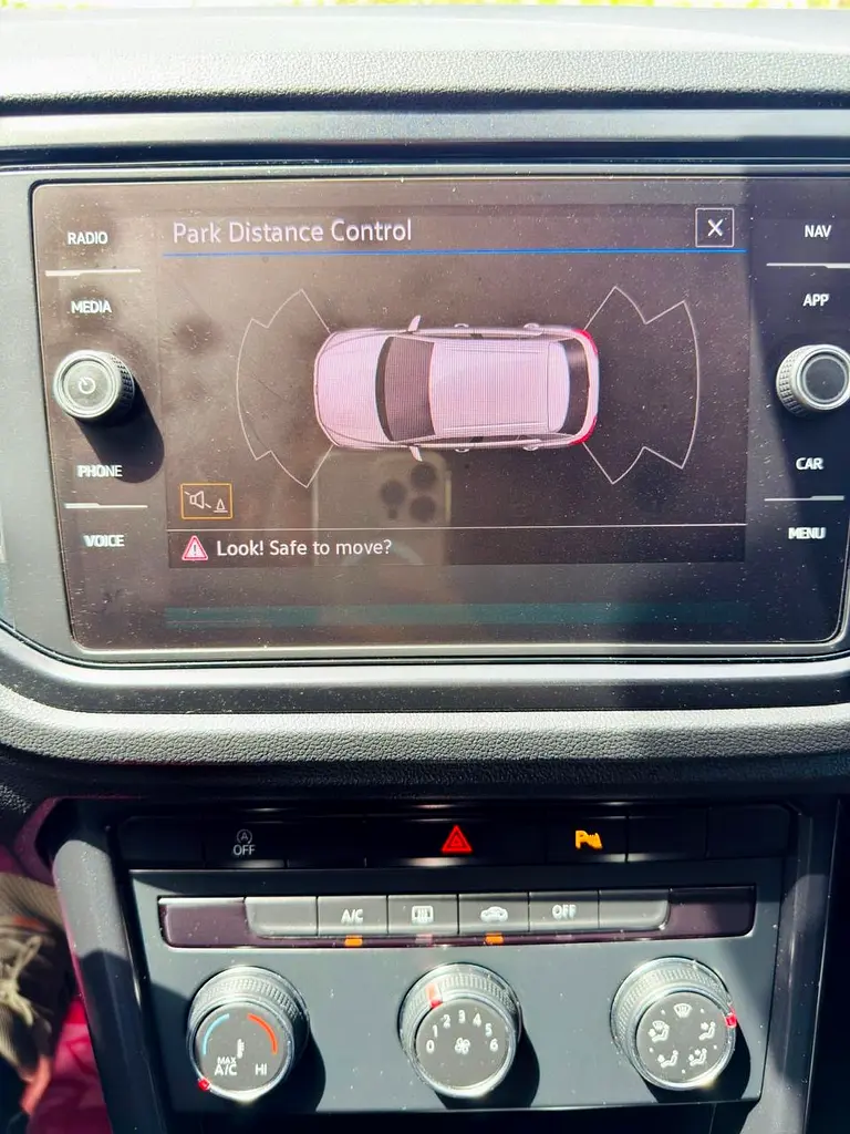 Volkswagen T-Roc 2021 – GCC Specs | Excellent Condition - Image 12