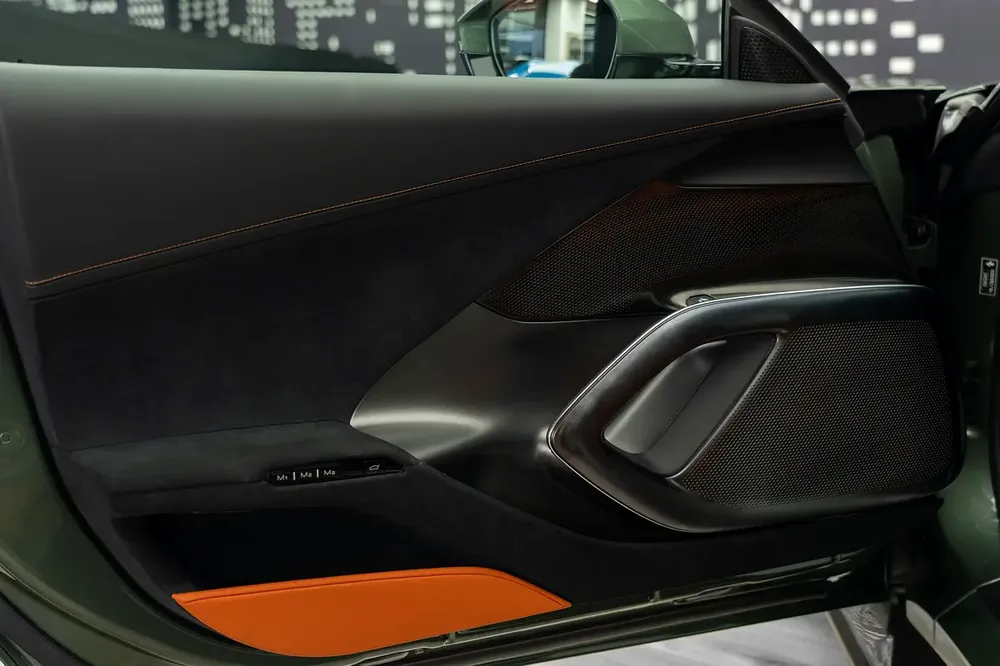FERRARI | 12 CILINDRI | 2025 BRAND NEW | FULL CARBON EXTERIOR - Image 17