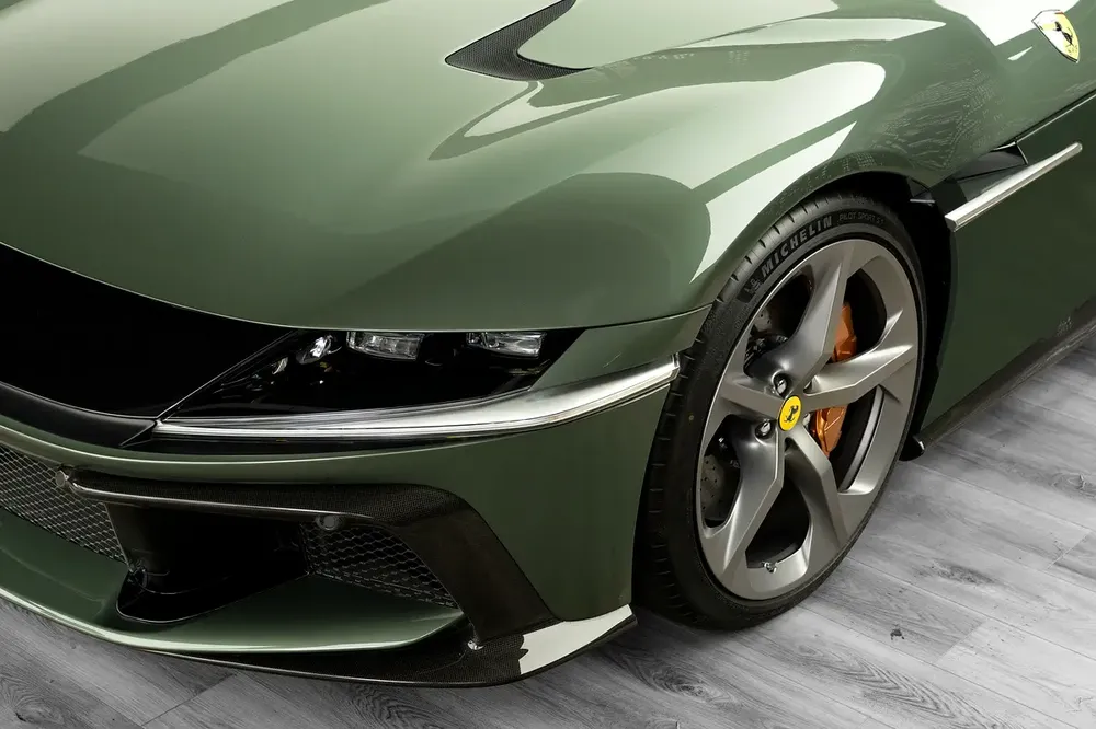 FERRARI | 12 CILINDRI | 2025 BRAND NEW | FULL CARBON EXTERIOR - Image 18