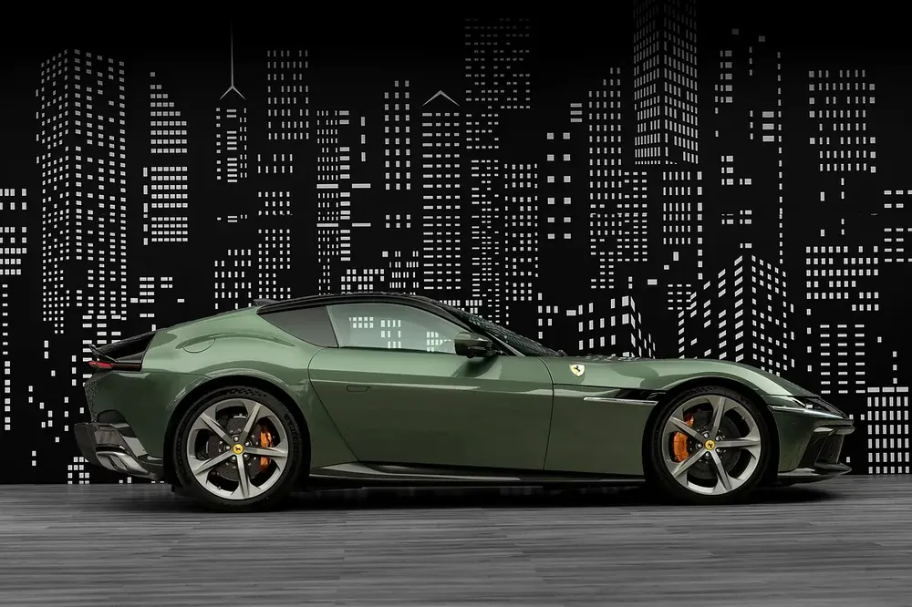 FERRARI | 12 CILINDRI | 2025 BRAND NEW | FULL CARBON EXTERIOR - Image 6