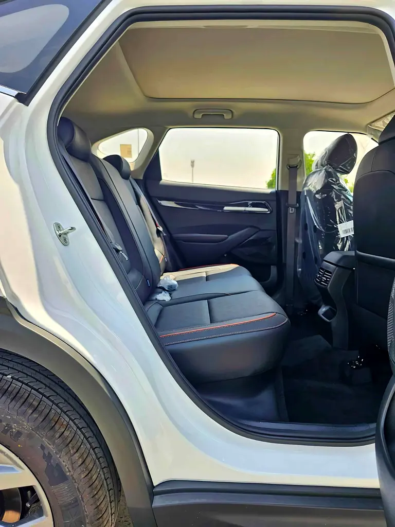 2025 Kia Seltos Luxury Edition - Chinese Specs - Brand New - Image 16