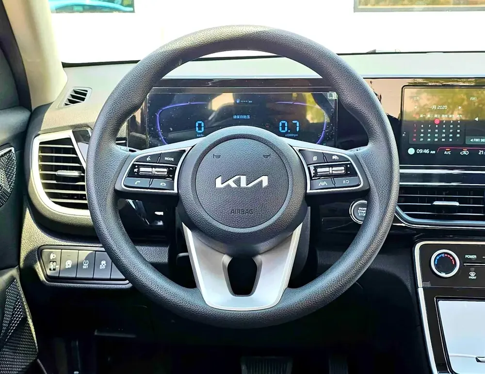 2025 Kia Seltos Luxury Edition - Chinese Specs - Brand New - Image 9