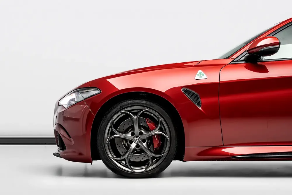SUMMER STARTS NOW | EXCLUSIVE DEAL BY BLACKLINE, Alfa Warranty + Service Contract, Low KMs, GCC - Image 7