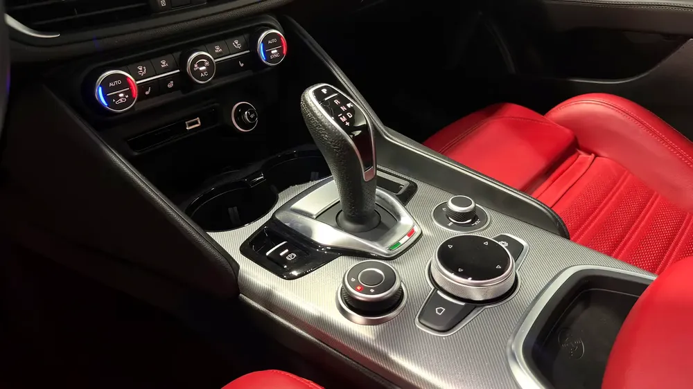 AED 2,145 / Month | Alfa Romeo | Giulia Veloce MCA | 2024 | Warranty and Service | Service History - Image 15