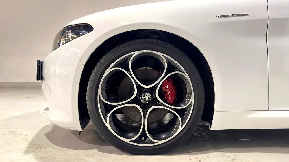 AED 2,145 / Month | Alfa Romeo | Giulia Veloce MCA | 2024 | Warranty and Service | Service History - Image 4