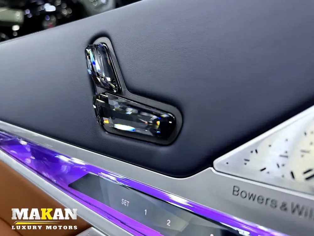BMW 760i - Image 8
